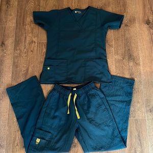 Scrub set